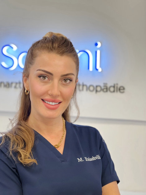Foto Mimi Esiashvili, Ausbildung zur zahnmedizinischen Fachangestellten